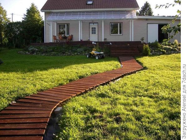Садовые дорожки из досок Садовые дорожки из досок