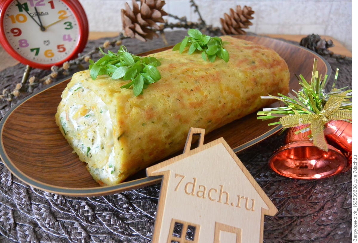 Морковный рулет с творожно-яблочной начинкой