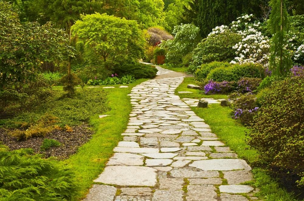 9 популярных материалов для устройства садовой дорожки: достоинства и .