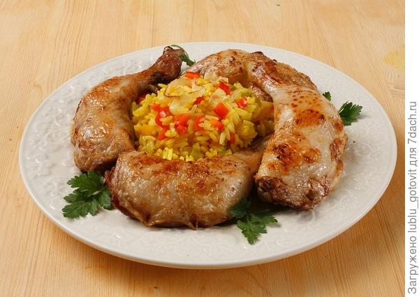 Окорочка с гарниром. Окорочка с гарниром. Куриные окорочка с гарниром. Курица с горошком. Окорочка с гарниром.