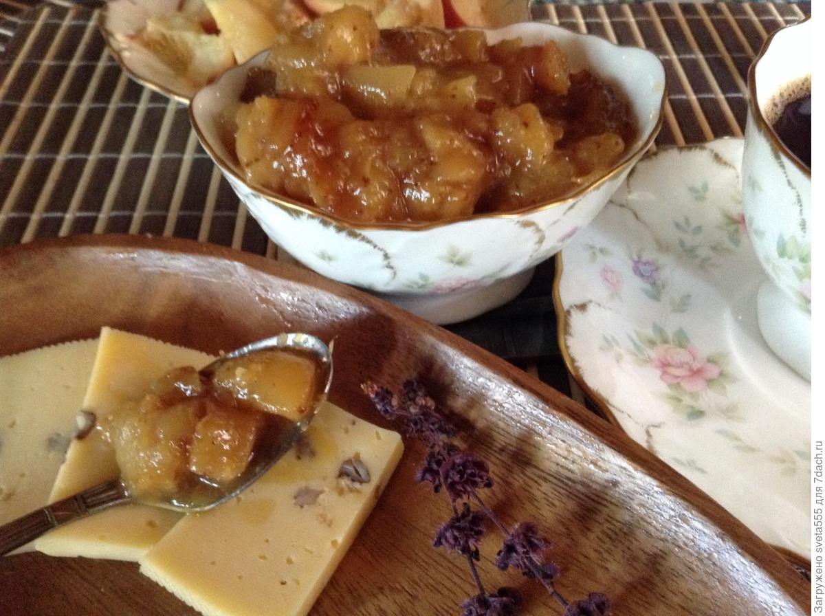 Пряный соус (чатни) из персиков с изюмом и луком (на зиму)