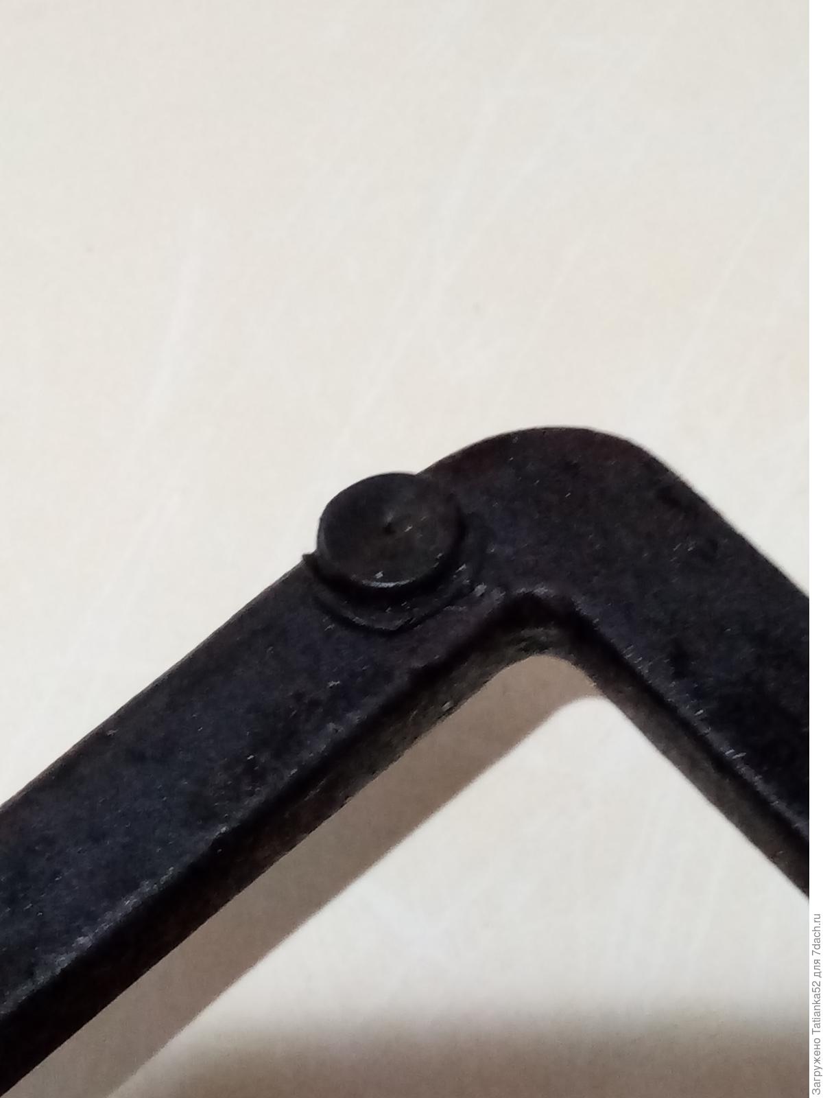 Резиновая опора на чугунную решетку стола газовой плиты гефест l 8mm