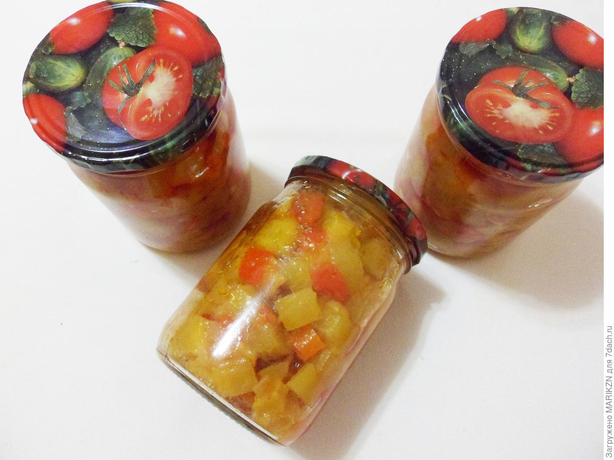 Салат «Татарская песня» из кабачков в остром маринаде