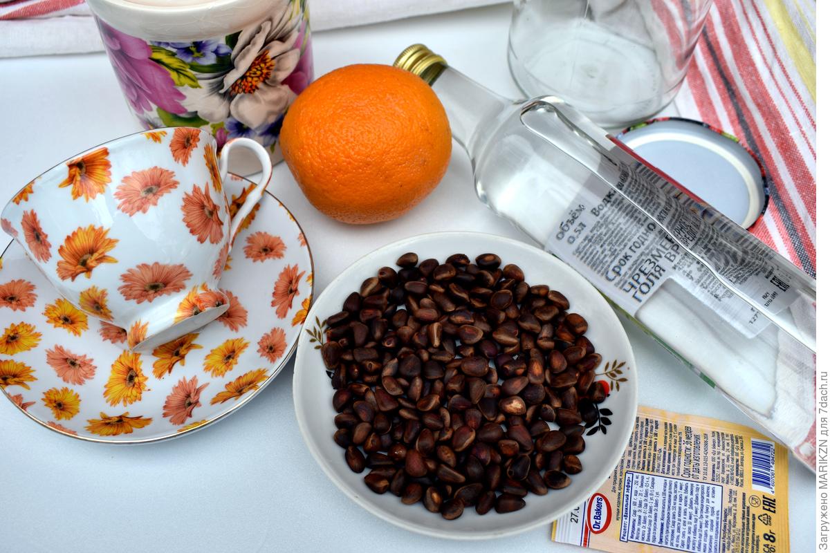 Водочная настойка на кедровых орешках "Кедровка" - пошаговый рецепт ...