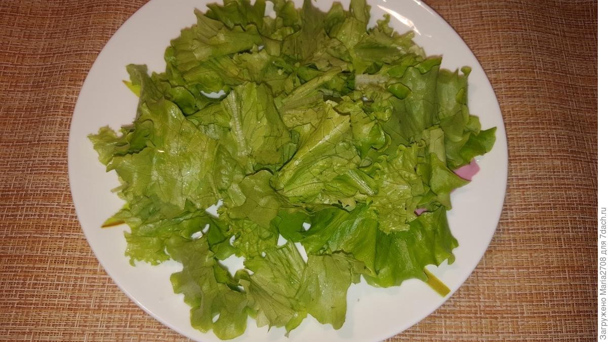 Салат с жареными грибами и свежими помидорами пошаговый