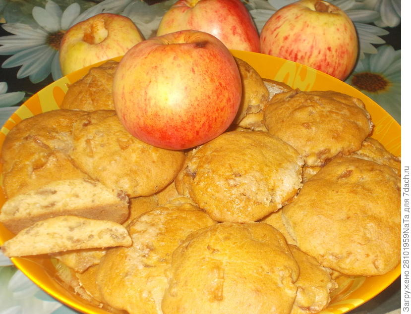 Печень с яблоками рецепт в духовке. Печенье с яблоками в духовке. Яблочное печенье.