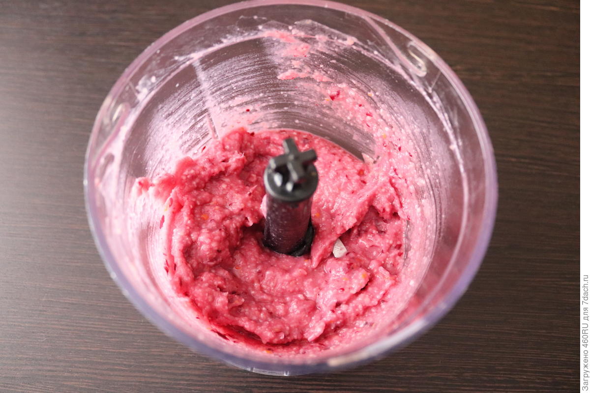 Свекольный паштет с кунжутной пастой