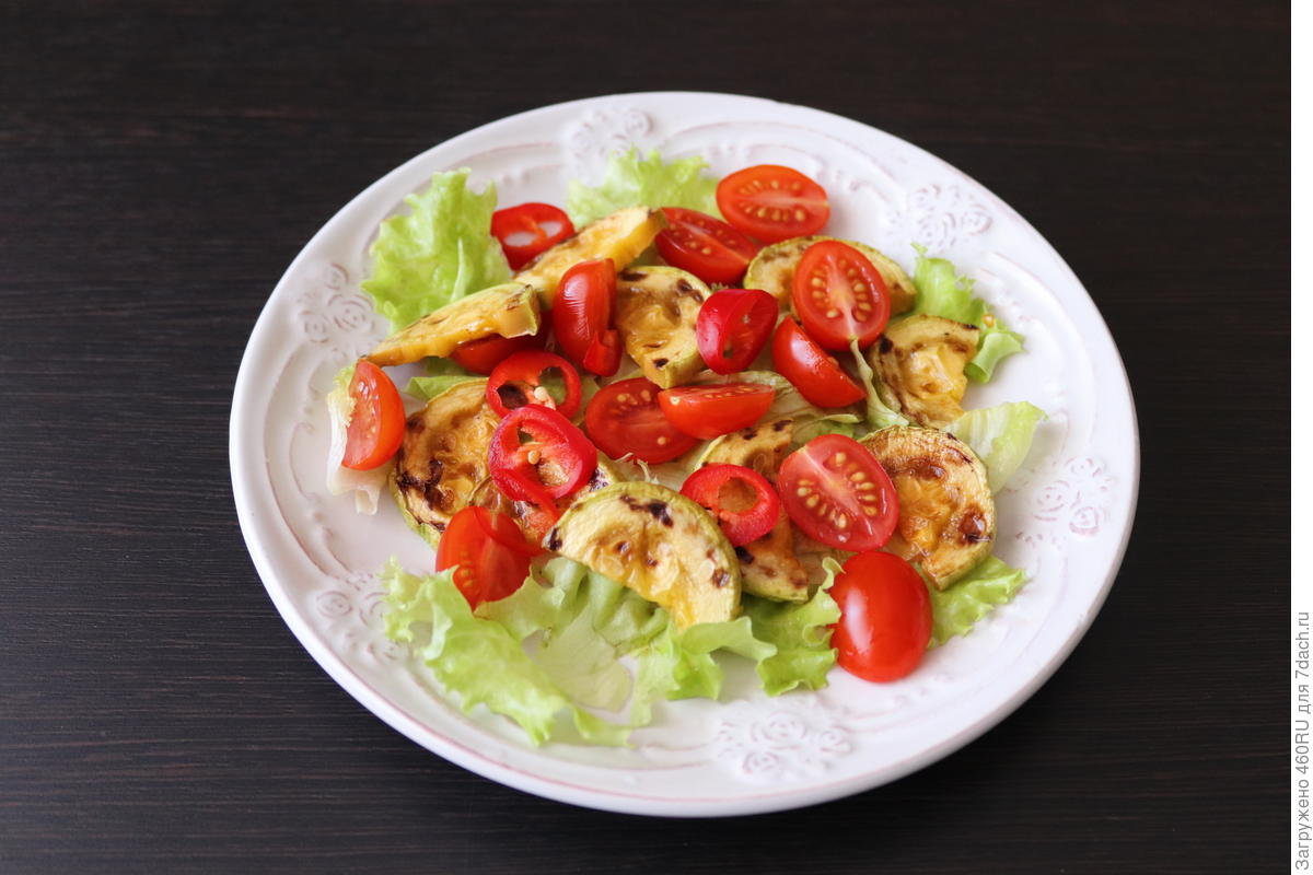 Салат с жареными кабачками