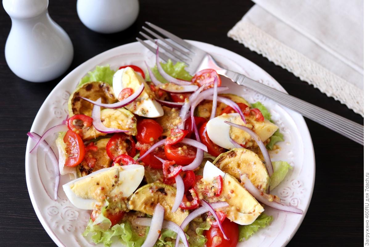 Салат с жареными кабачками