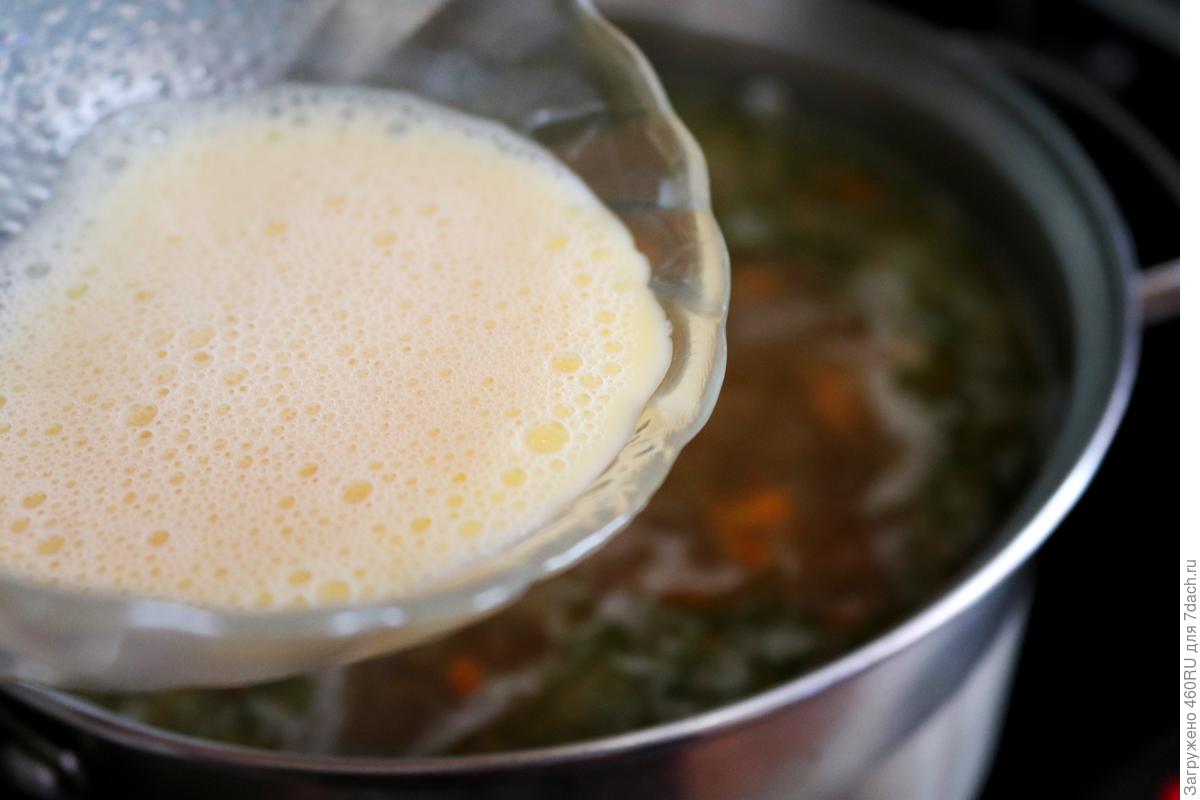 Пшенный суп с яичной паутинкой