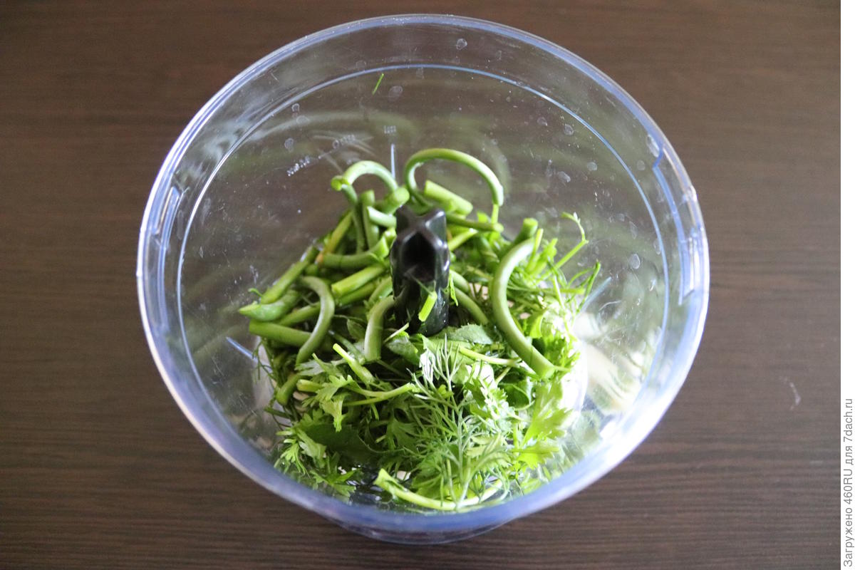 Заготовка из чесночных стрелок и укропа (для заморозки)