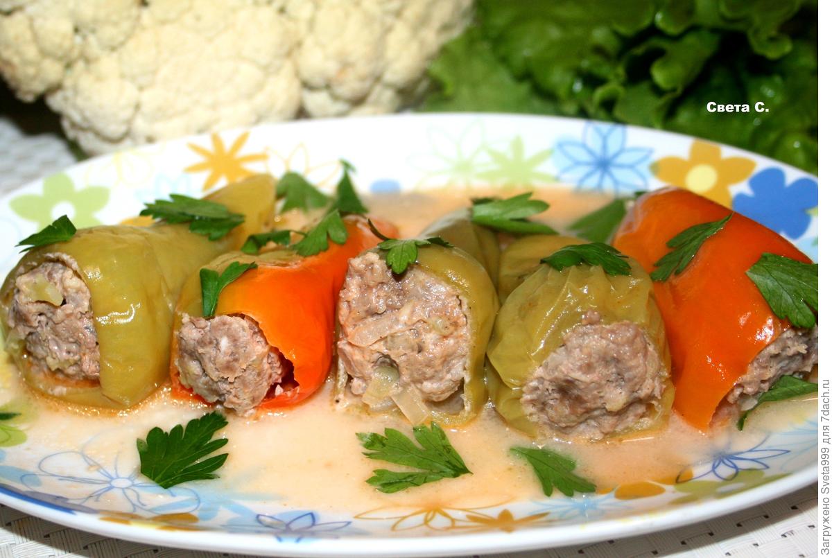 Перцы, фаршированные мясным фаршем и цветной капустой
