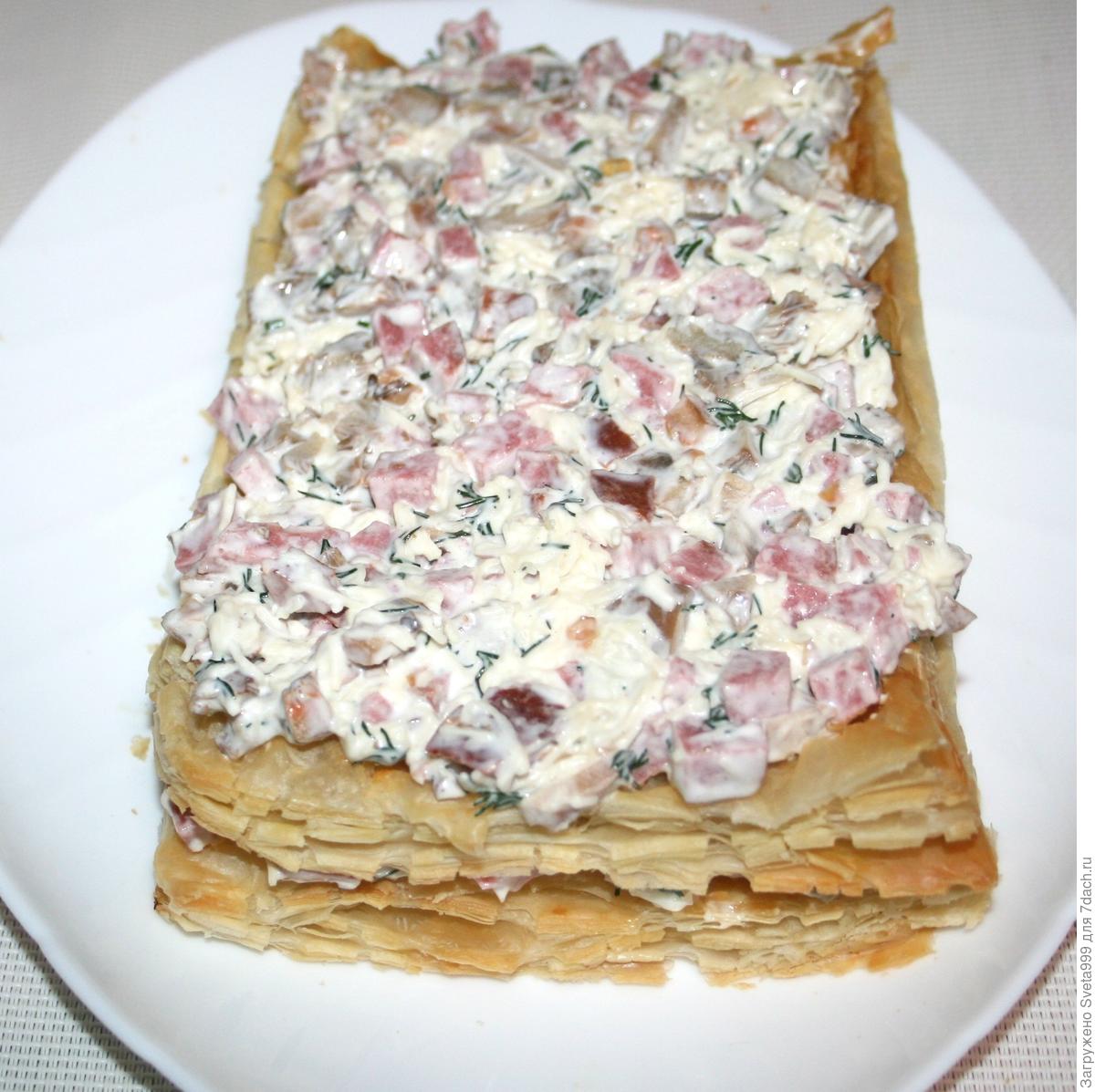 Слоёный тарт с творожно-сырной начинкой и сладким перцем