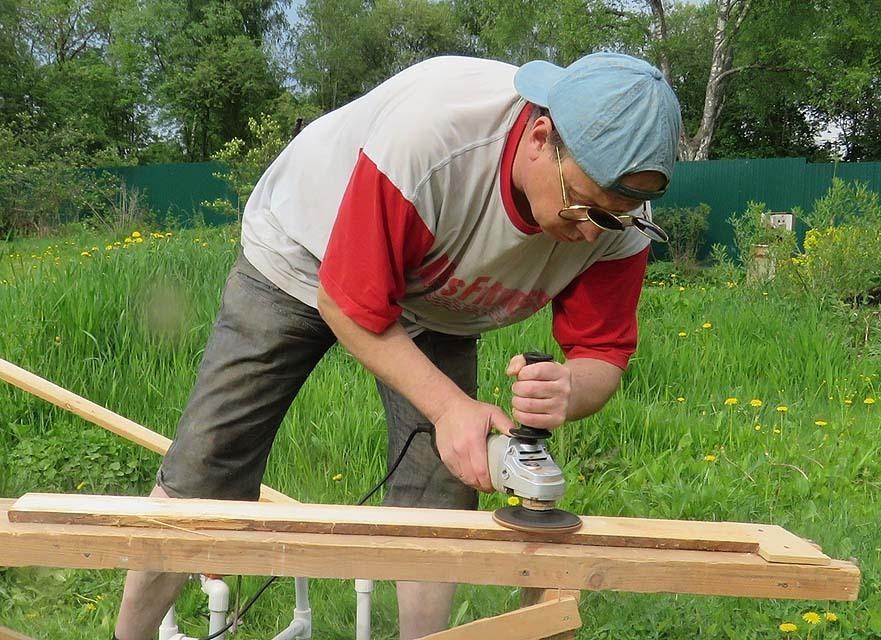 Ограждение для кустов из пластиковых труб своими руками