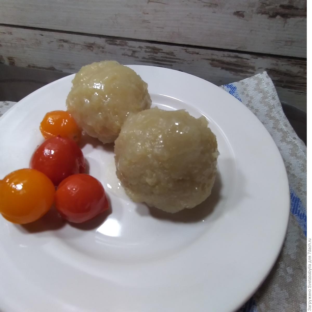 Творожные клецки с шоколадом