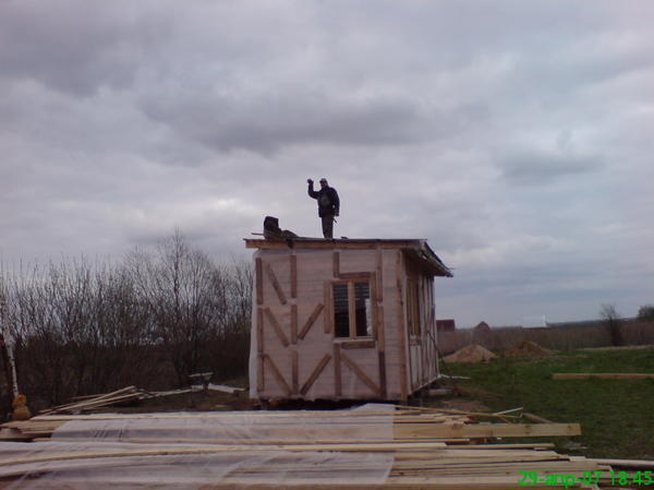 Решили пристроить еще комнату к веранде)))