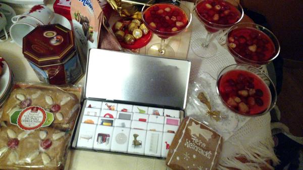 Чего-то фотография смазалась, но вкусно и красиво очень! ВЕРЬТЕ мне, семидачники! Это правда вкусно и красиво!