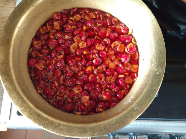 А я упросила мужа и он убирал косточки из ягод боярышника, на много его не хватило, просто встал и ушел, сказав, что уже и не очень хочется варенья, но мне и этого хватило, сварила, получилось не просто вкусно, а очень вкусно, похоже на варенье из райских яблочек