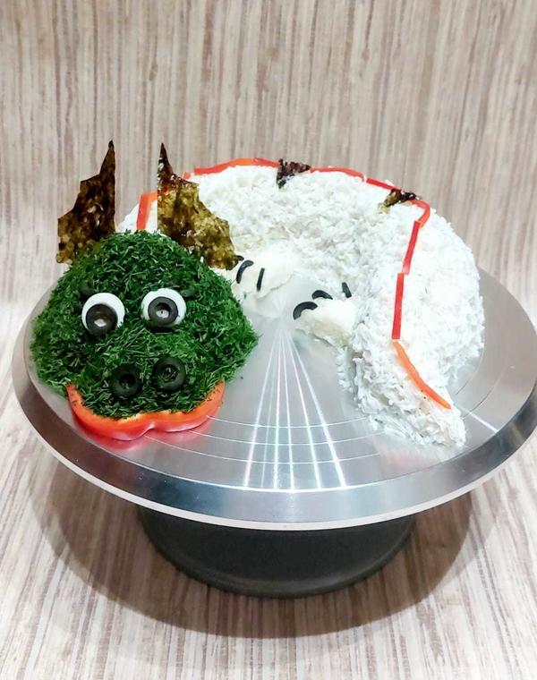 а как вам вот такой красавчик?) крабовый салатик.