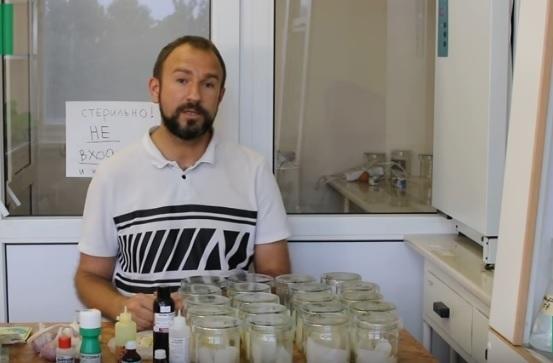 Иван Анатольевич Русских в процессе проведения эксперимента. Фото с сайта youtube.com