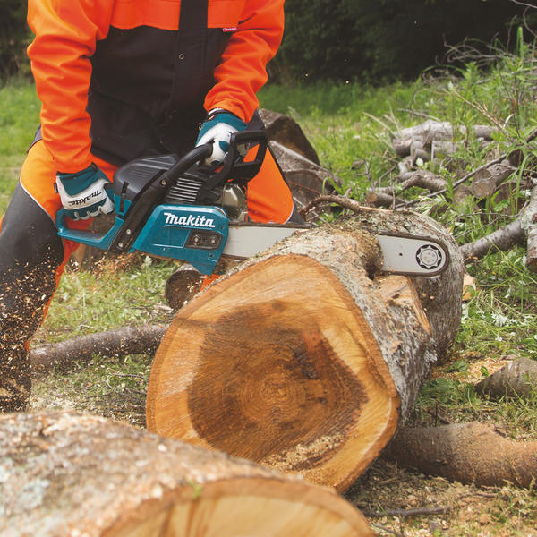 Бензопила Makita EA5600F38K. Фото с сайта makita-powertools.ru