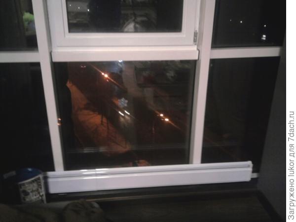 Теплый плинтус под окном