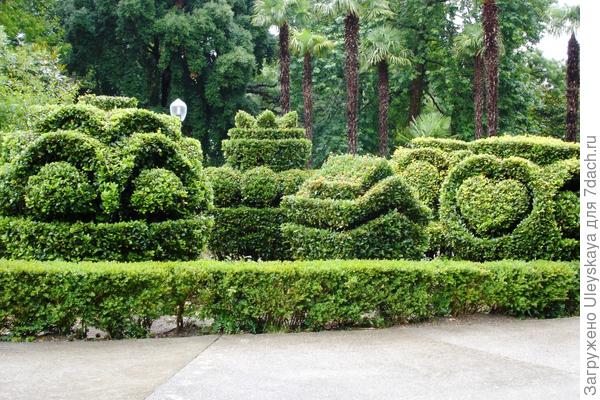 Старинный парк в Гурзуфе (Крым)