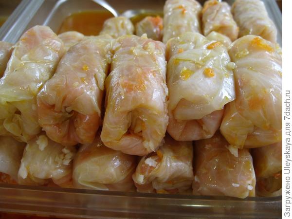 Капустные голубцы с овощами