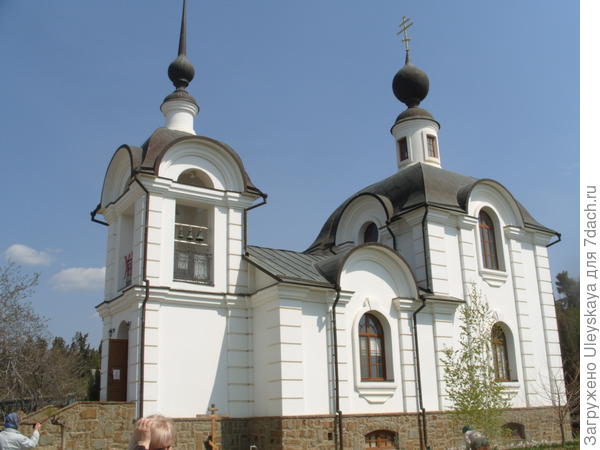 Храм Иоанна Кронштадского в поселке Морское, Крым