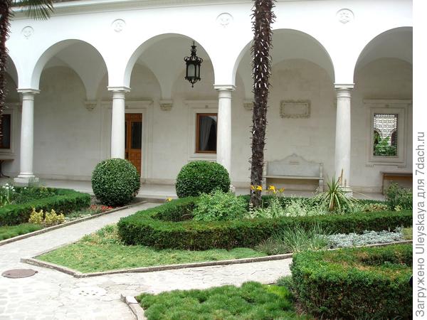 Итальянский дворик