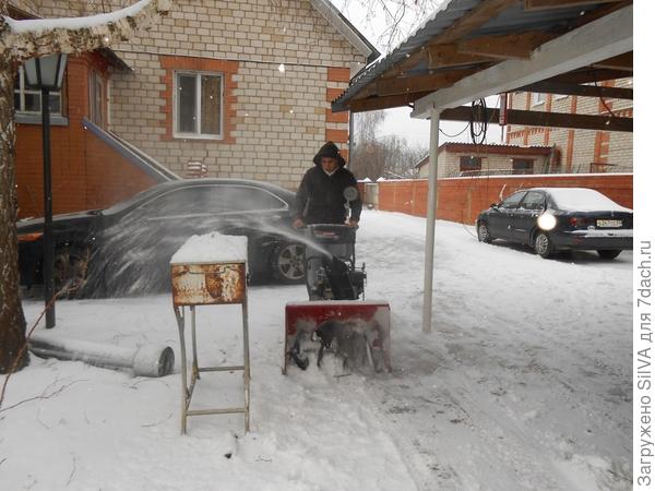 бензоснегоочиститель
