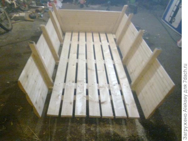 Телега-клумба