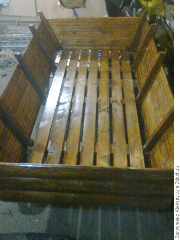 Телега-клумба