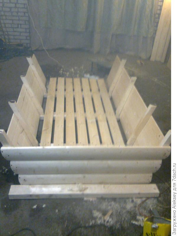 Телега-клумба