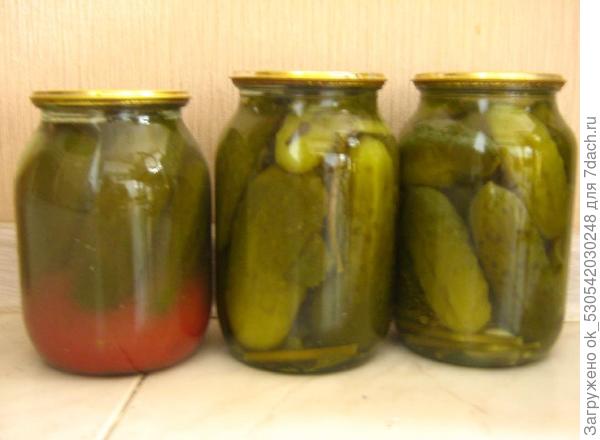 Огурцы маринованные.