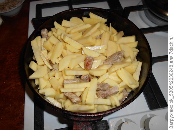 Жарим картошку с мясом