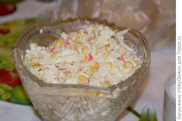 Салат с крабовыми палочками