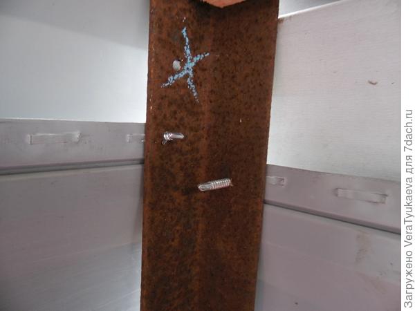 Крепление сайдинга к уголку.