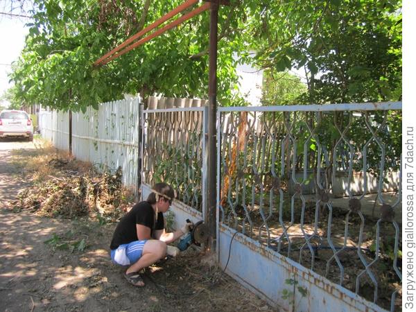 В процессе работы с болгаркой