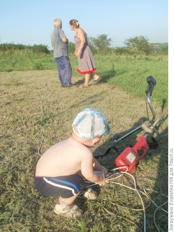 Алёшка и дача))))