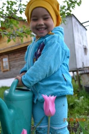 Приключения Киры на даче)