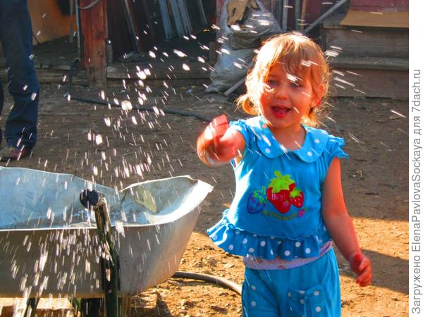 Коня на скаку остановит,в горячую избу войдет,а уж дрова наколоть-это уж совсем просто!