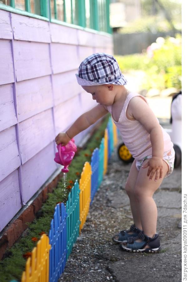 Юный помощник...