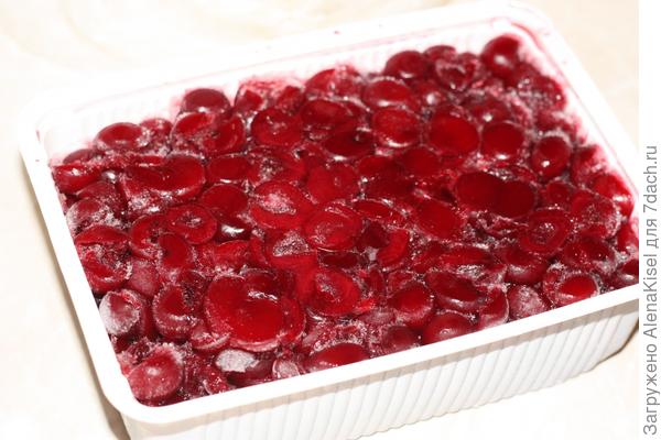 Вишневый пирог с кукурузными хлопьями.