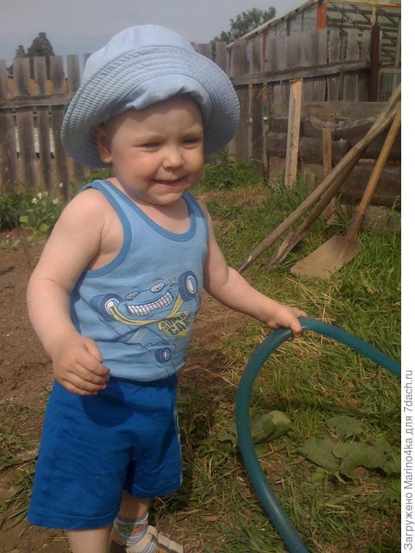 Безумно любим поливать...