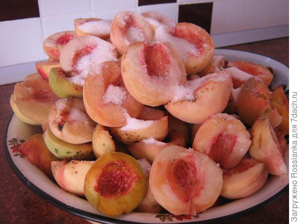 Засыпаем сахаром.