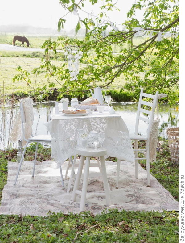 Декоративная идея для осеннего чаепития в саду