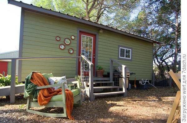 Удобная дача на 23 квадратных метрах. Фото с сайта tinyhousetalk.com