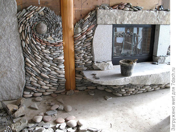 Панно из камня и гальки