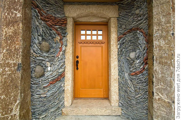 Панно из камня и гальки